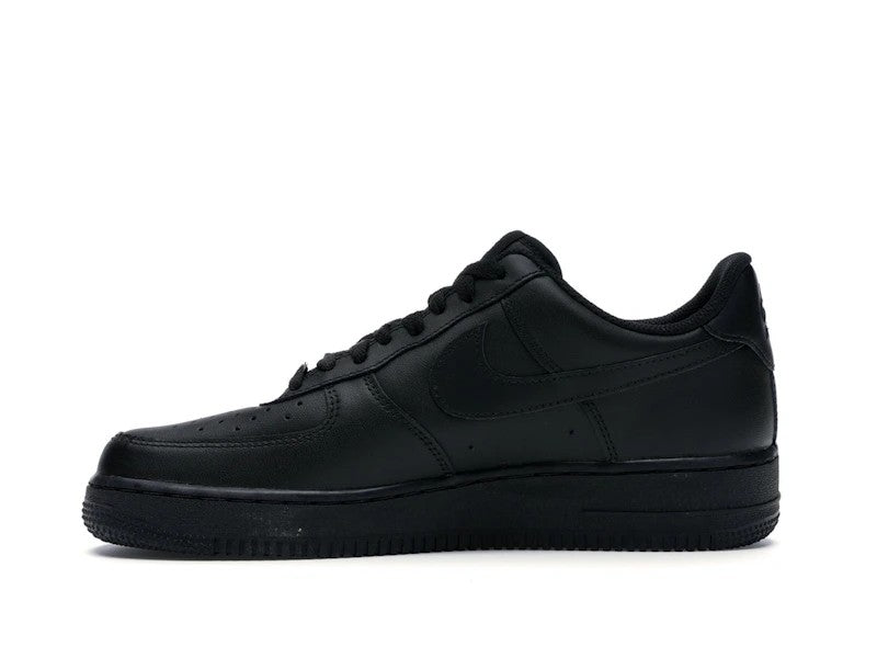 Nike Air Force 1 Low '07 Black — angle view